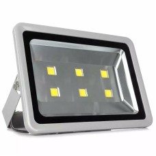 Светодиодный прожектор низковольтный In Led COB 300W 12 - 36V AC/DC (5800-6500К) Светодиодный прожектор низковольтный In Led COB 300W 12 - 36V AC/DC (5800-6500К)